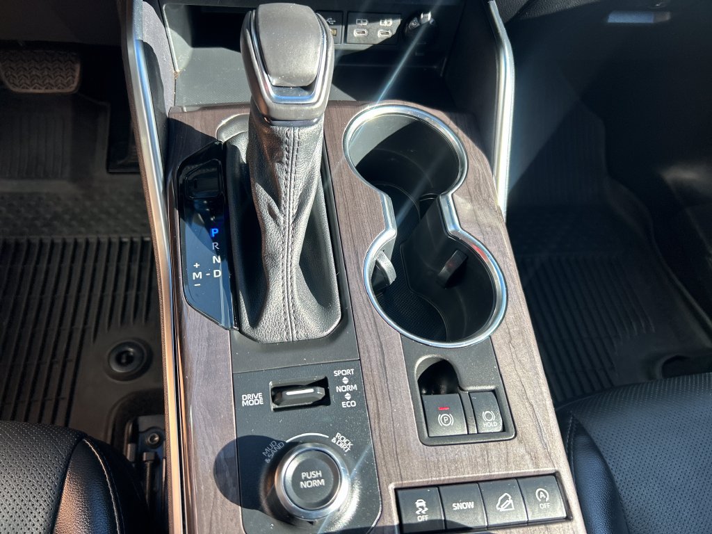 Certified 2022 Toyota Highlander Platinum AWD/4WD image 28