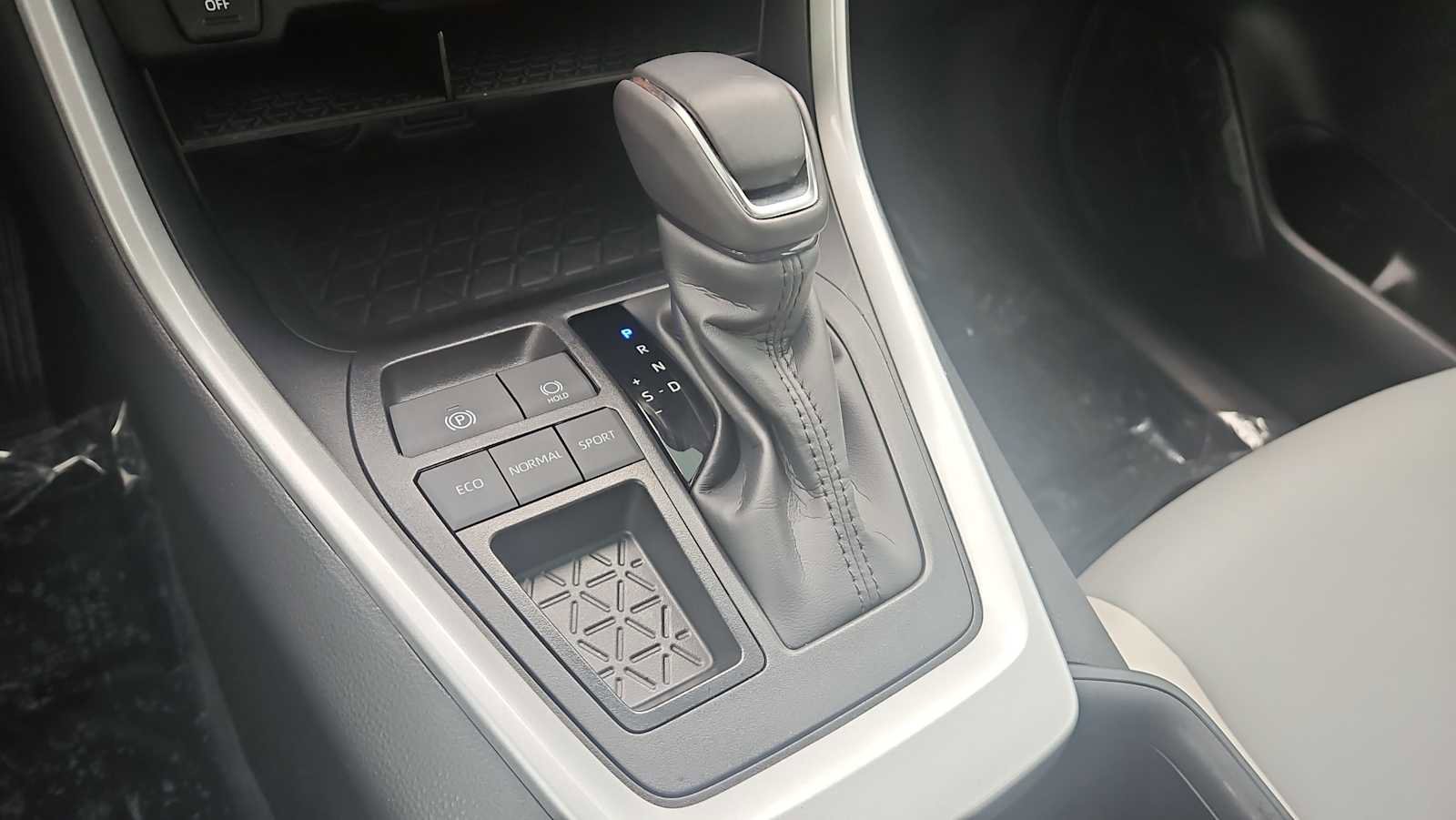 Used 2025 Toyota RAV4 XLE Premium image 22