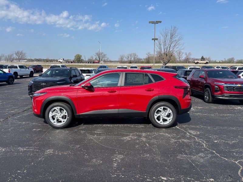 New 2026 Chevrolet Trax LS w/ LS Convenience Package image 2