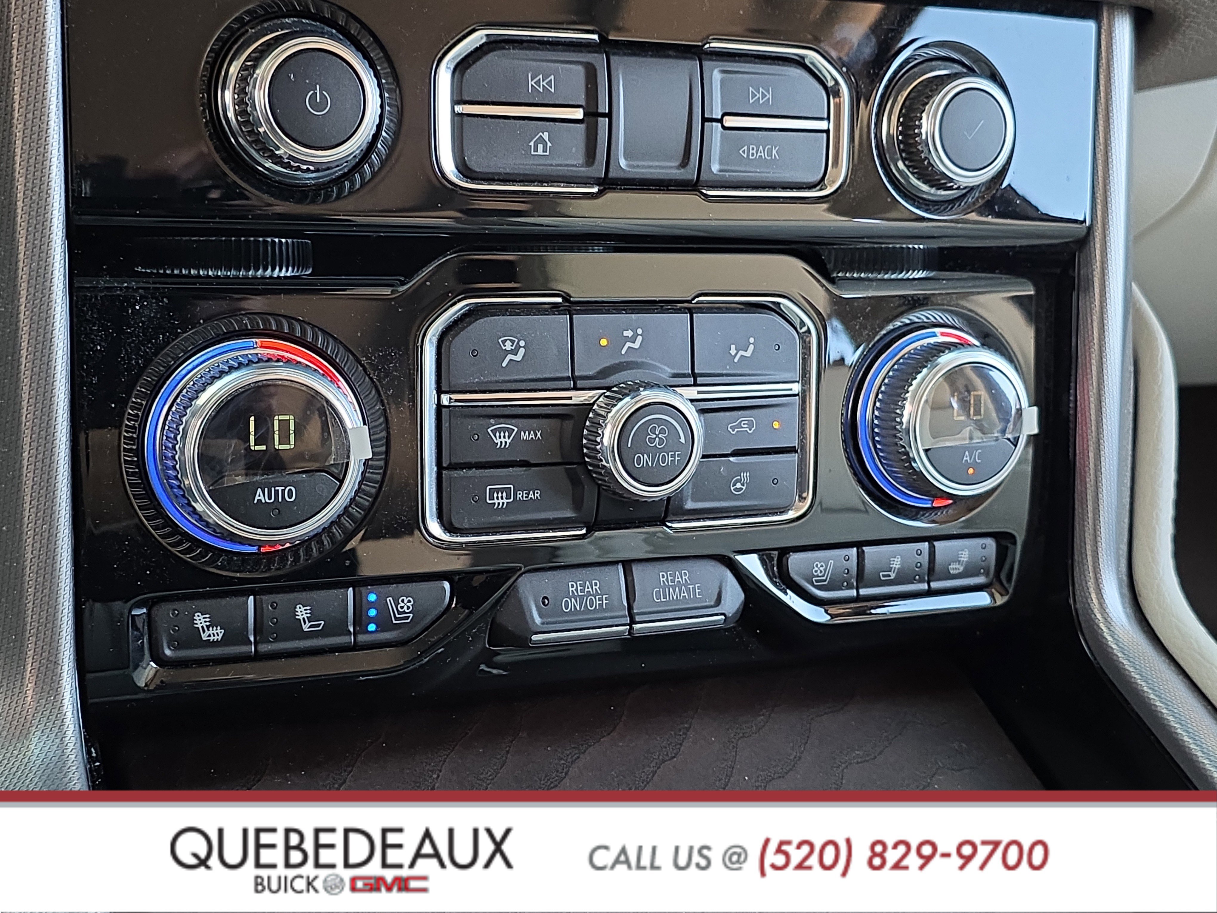 Used 2024 GMC Yukon Denali w/ Denali Reserve Package image 27