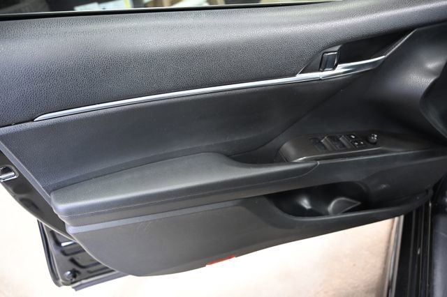 Used 2022 Toyota Camry SE image 26