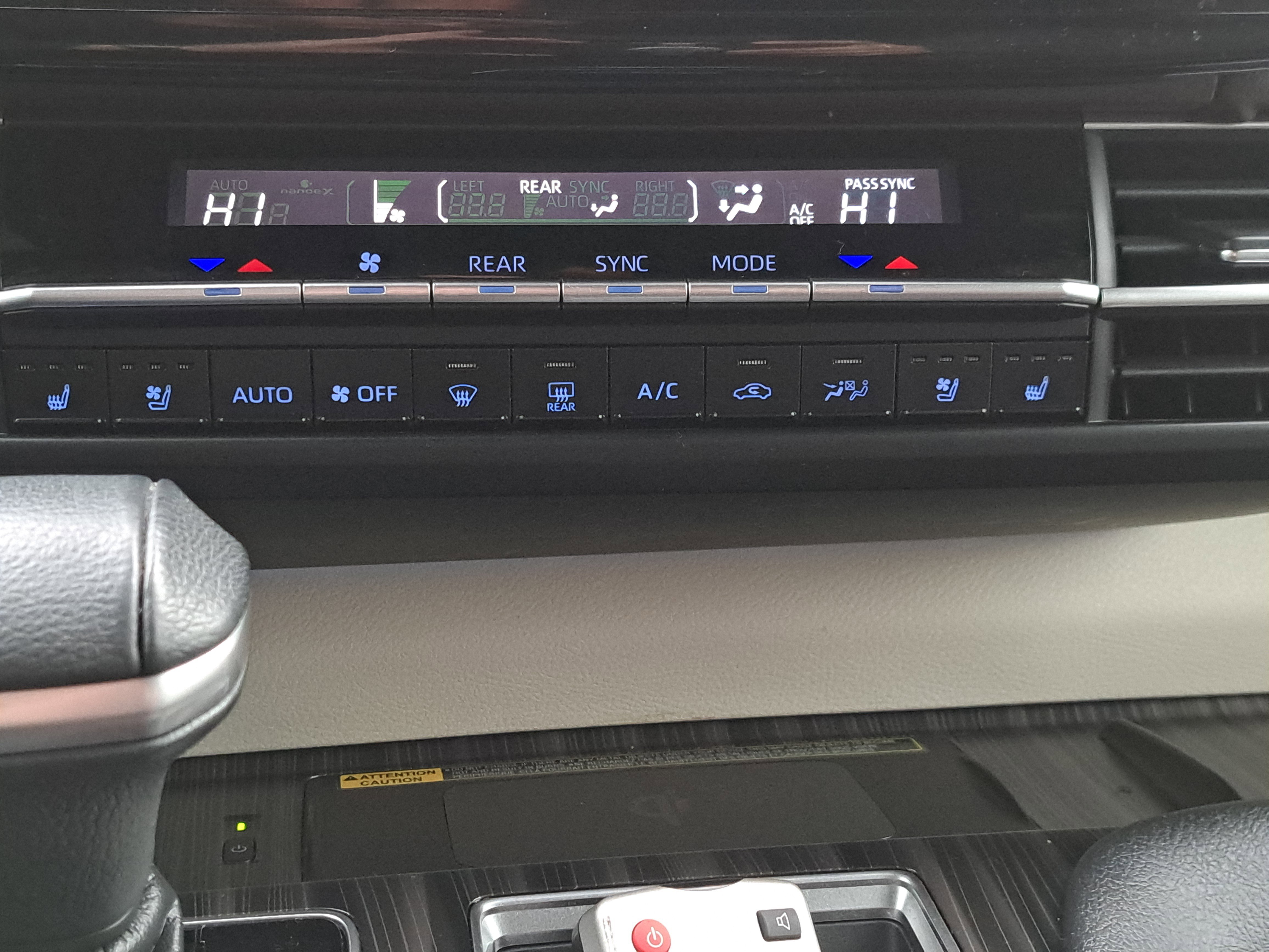 Certified 2021 Toyota Sienna Platinum image 30