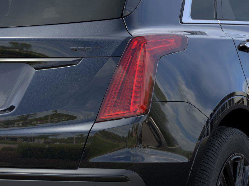 New 2026 Cadillac XT5 Luxury w/ LPO, ONYX Package image 12