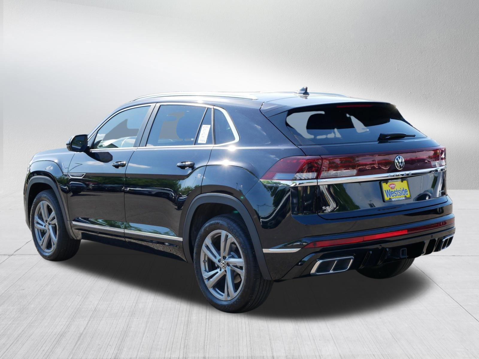 Certified 2024 Volkswagen Atlas Cross Sport SEL R-Line AWD/4WD image 5