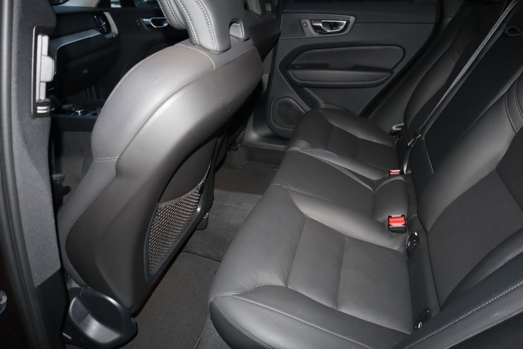 Used 2025 Volvo XC60 B5 Plus w/ Climate Package image 18