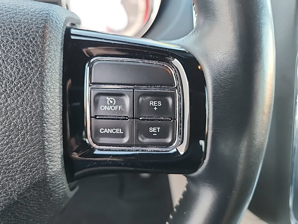 Used 2017 Dodge Grand Caravan SXT FWD image 13
