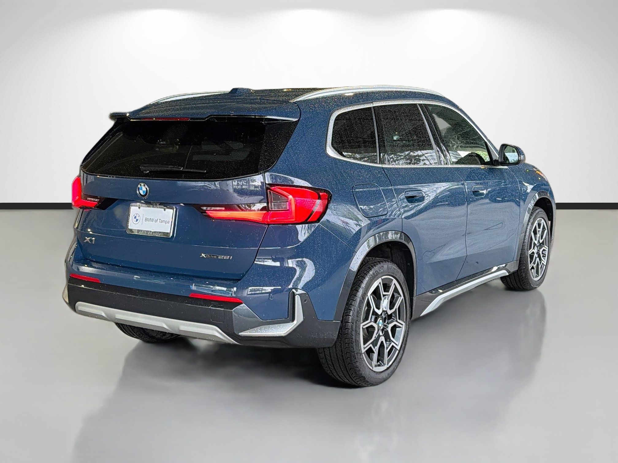 Used 2026 BMW X1 xDrive28i w/ Convenience Package AWD/4WD image 3