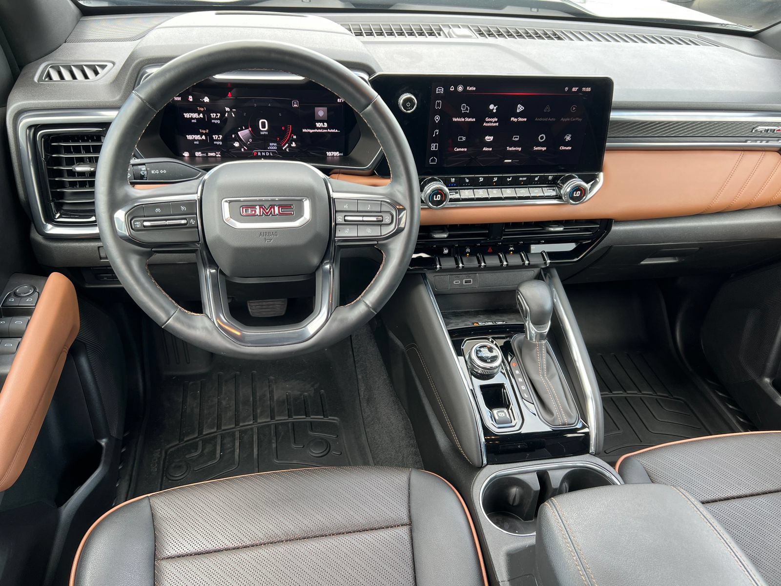 Certified 2024 GMC Canyon AT4 w/ AT4 Premium Package AWD/4WD image 4
