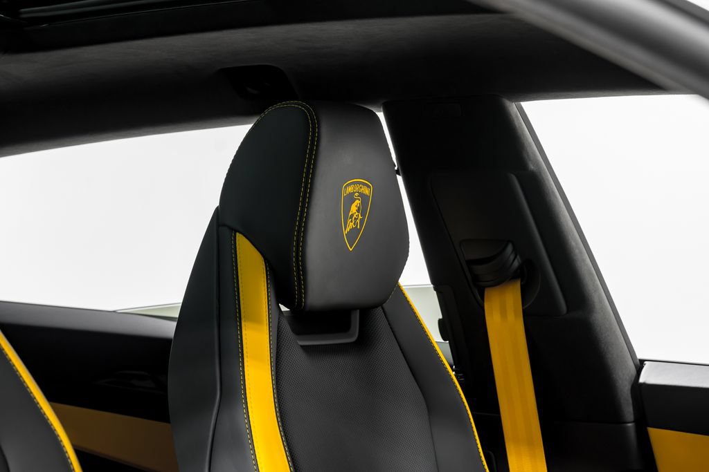 Used 2025 Lamborghini Urus S AWD/4WD image 39