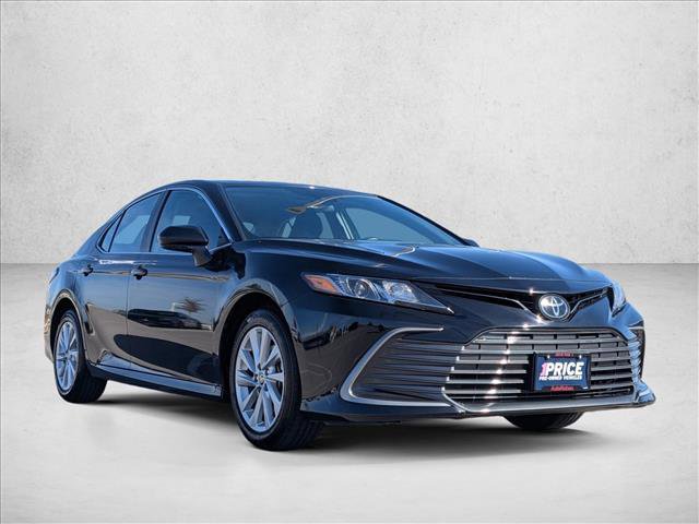 Used 2024 Toyota Camry LE image 3