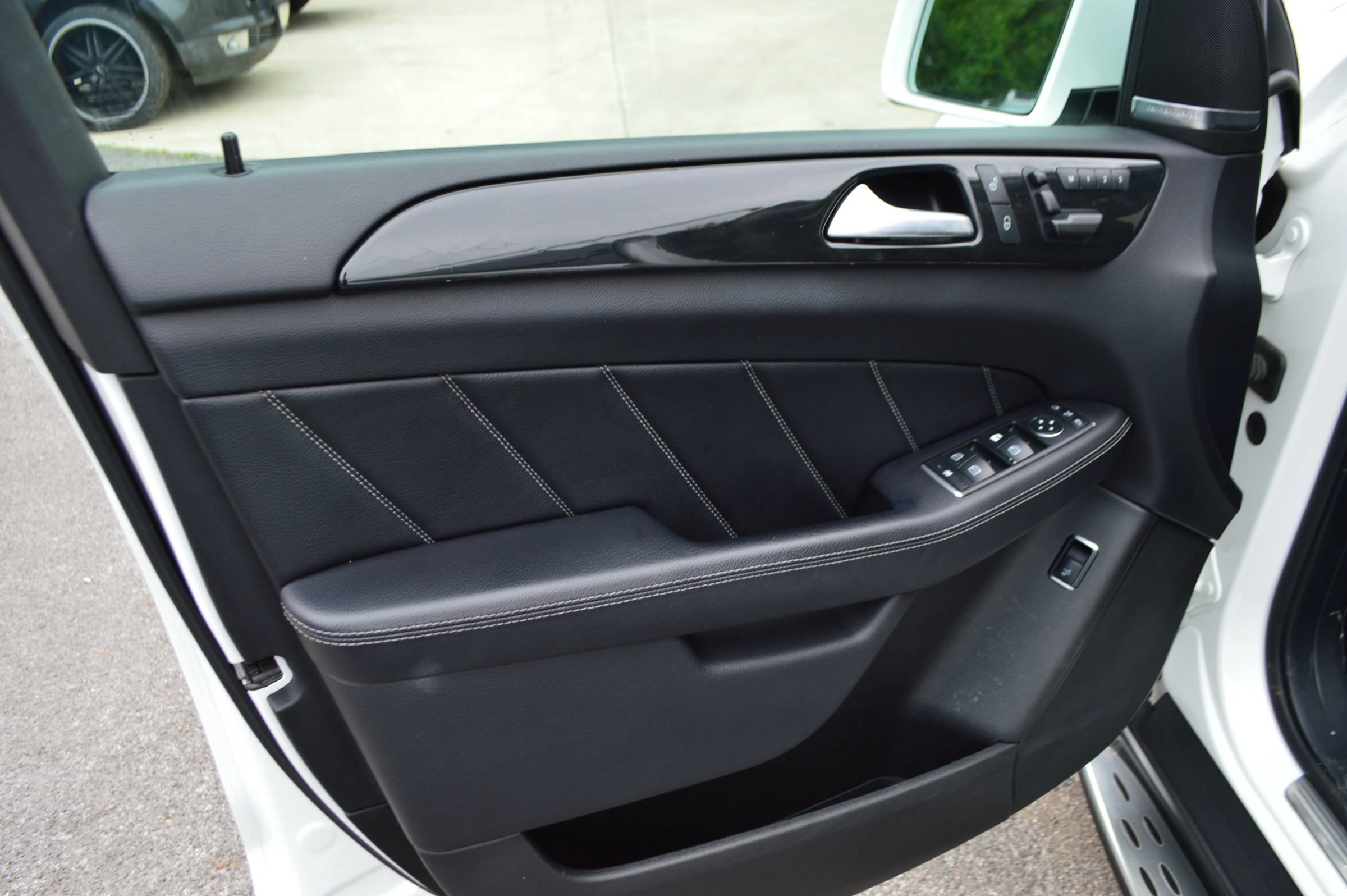 Used 2015 Mercedes-Benz GL 320 BlueTEC 4MATIC image 13