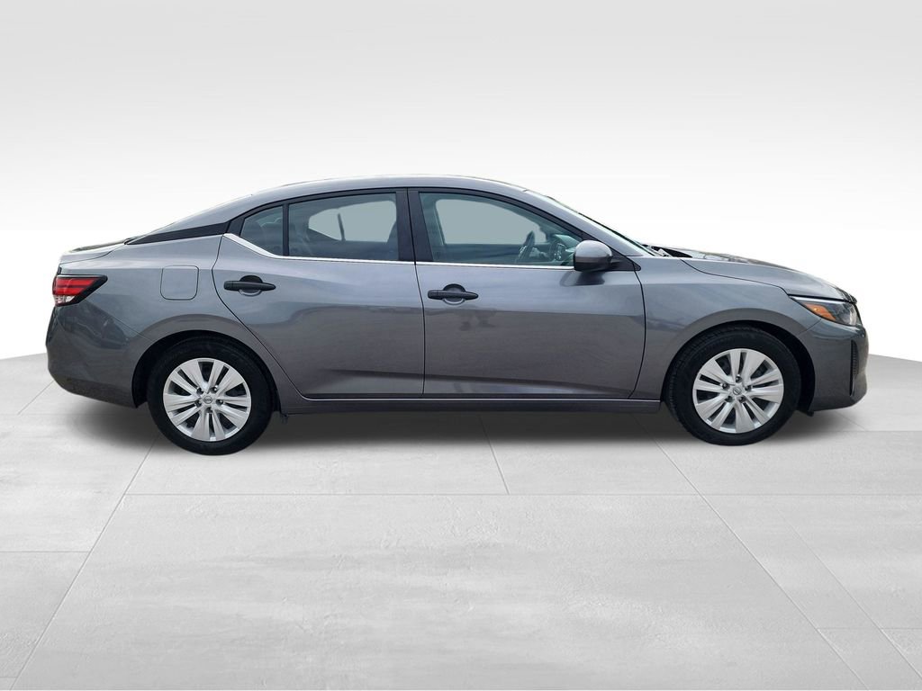 Used 2024 Nissan Sentra S image 9