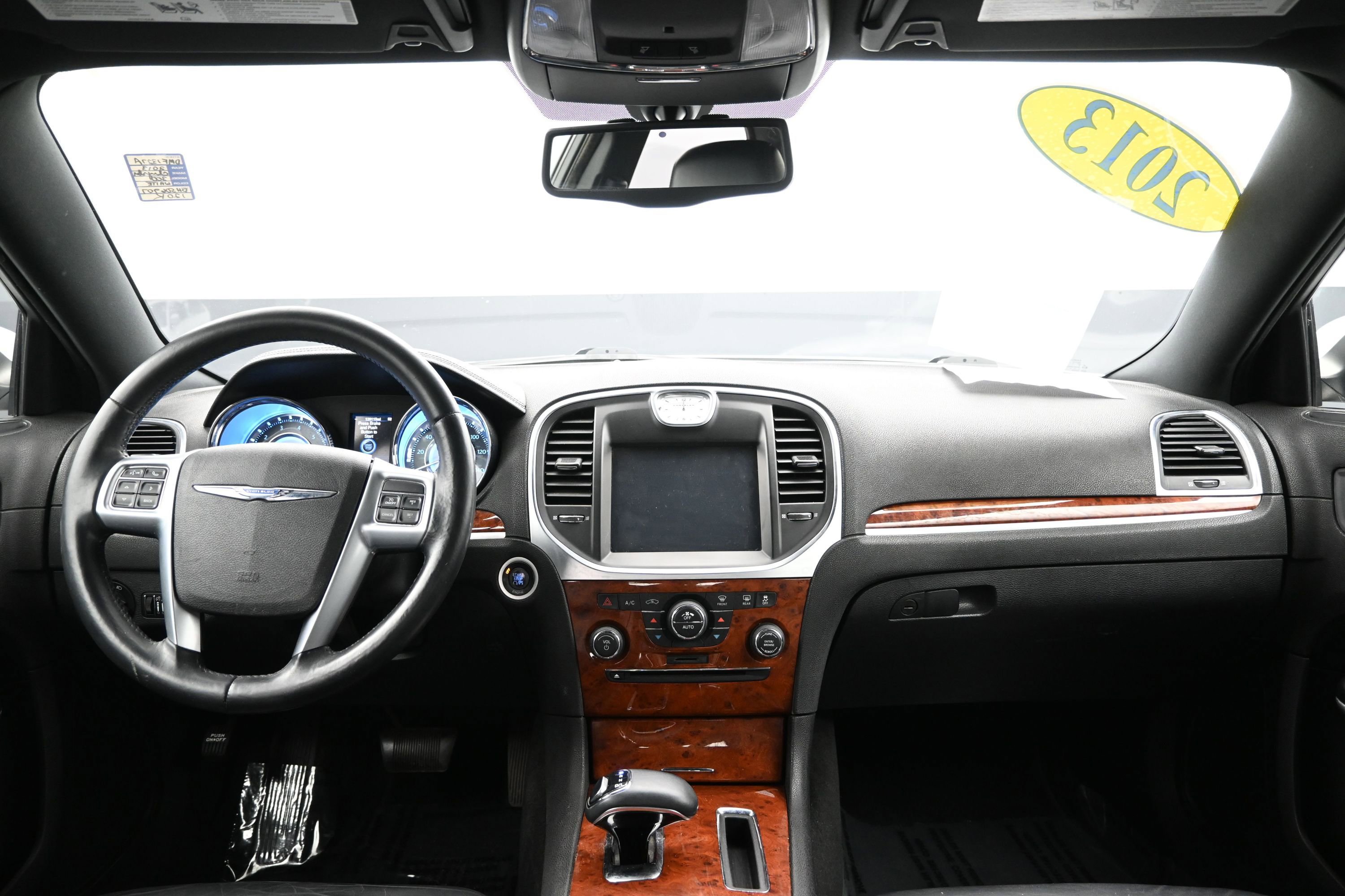 Used 2013 Chrysler 300 RWD image 17