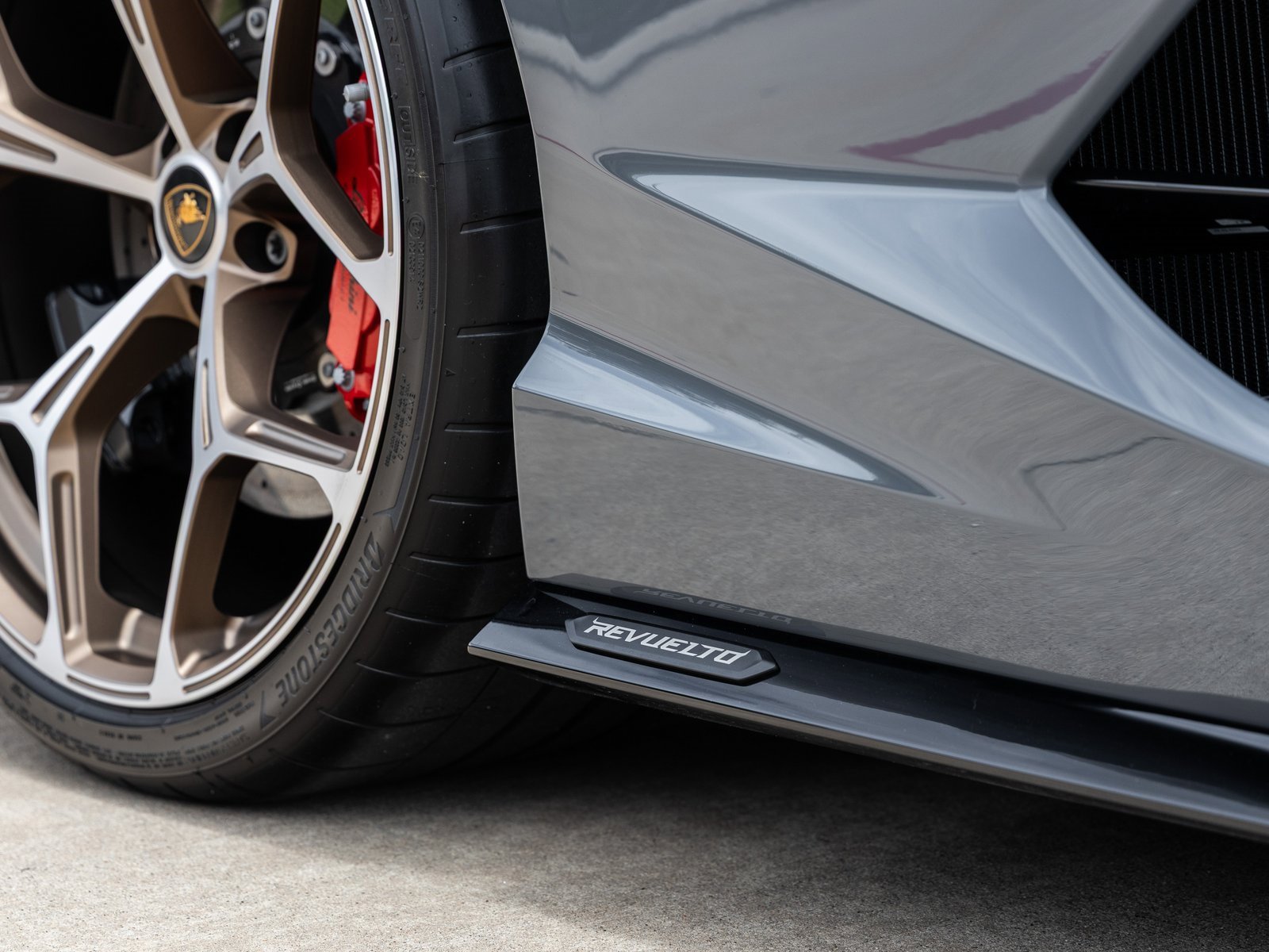 Used 2024 Lamborghini Revuelto image 22