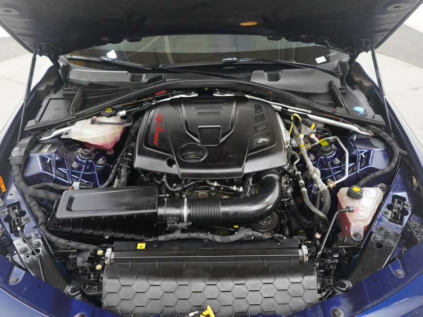 Used 2018 Alfa Romeo Giulia AWD image 33