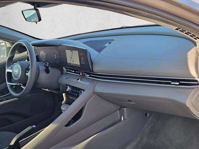 Used 2024 Hyundai Elantra SEL FWD image 22