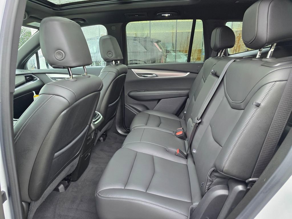 Used 2025 Cadillac XT6 Luxury image 17