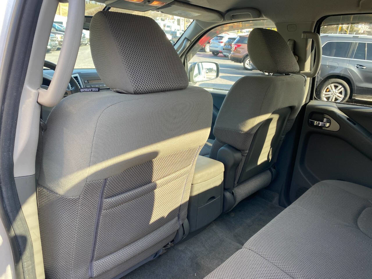 Used 2012 Nissan Frontier SV w/ SV Premium Utility Pkg image 20