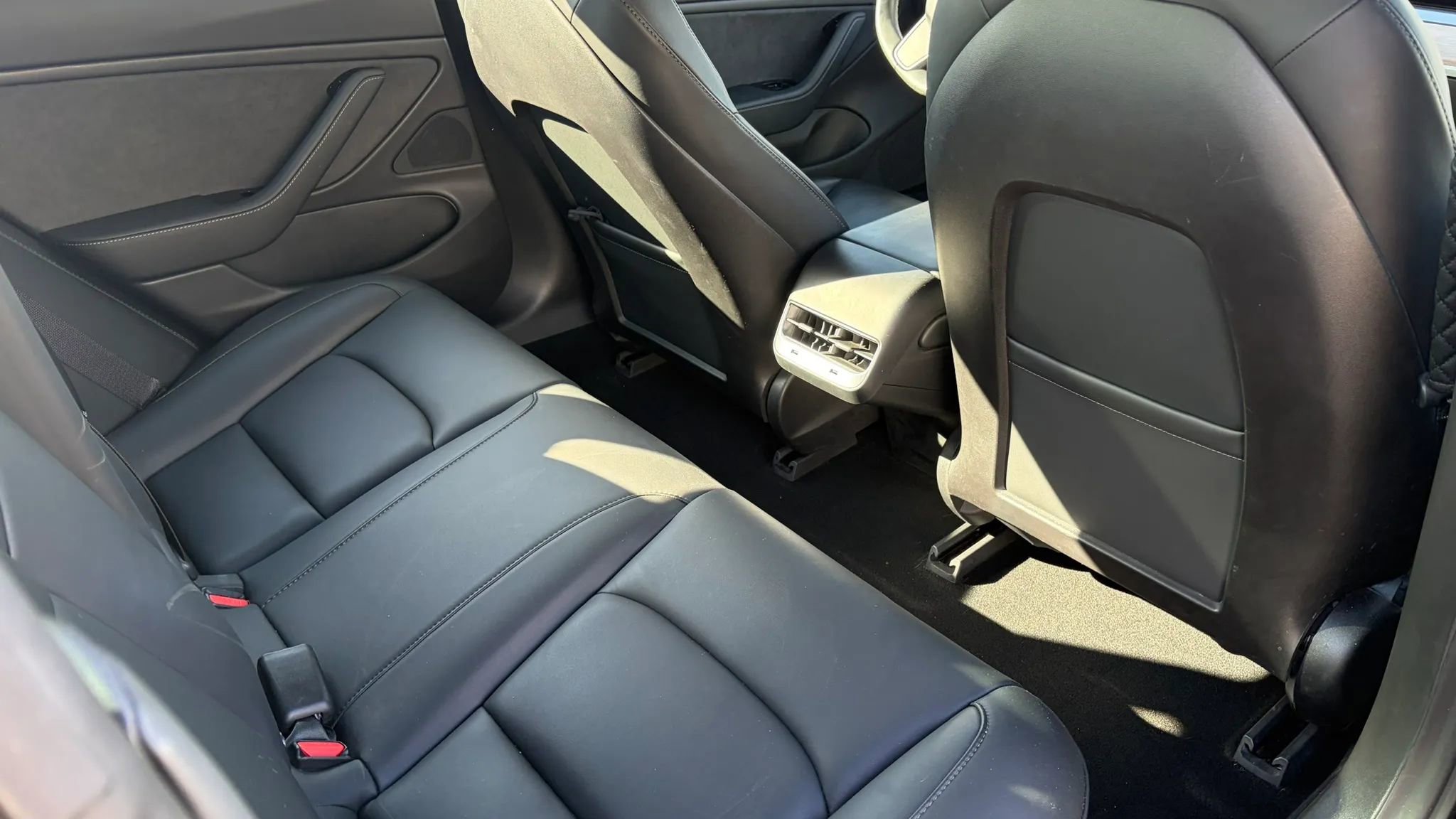 Used 2018 Tesla Model 3 Mid Range RWD image 13