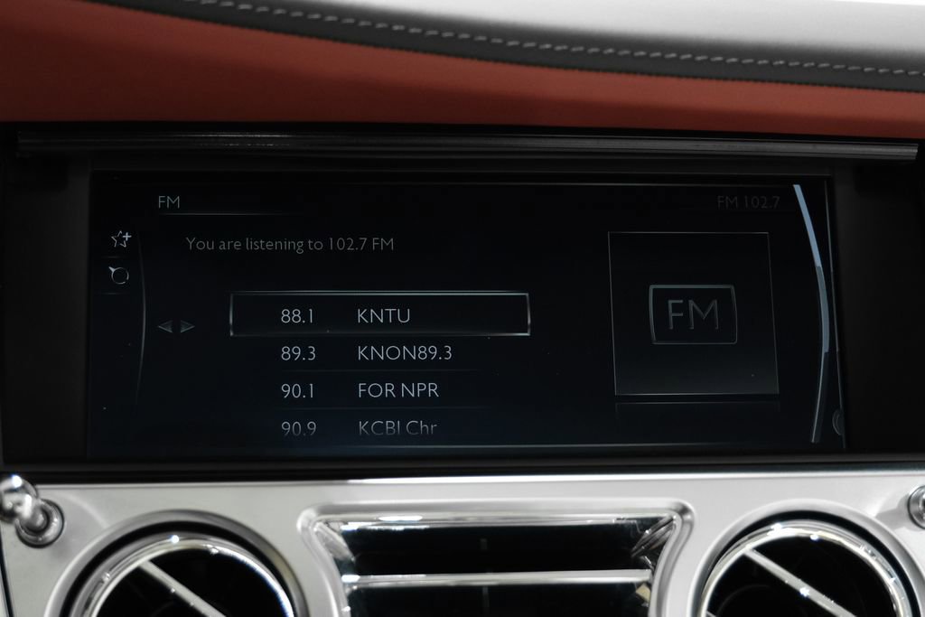 Used 2018 Rolls-Royce Dawn image 33