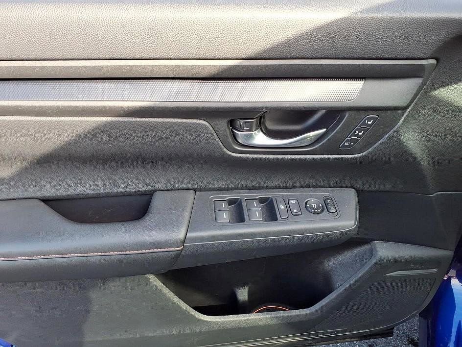 Used 2025 Honda CR-V Sport-L image 9