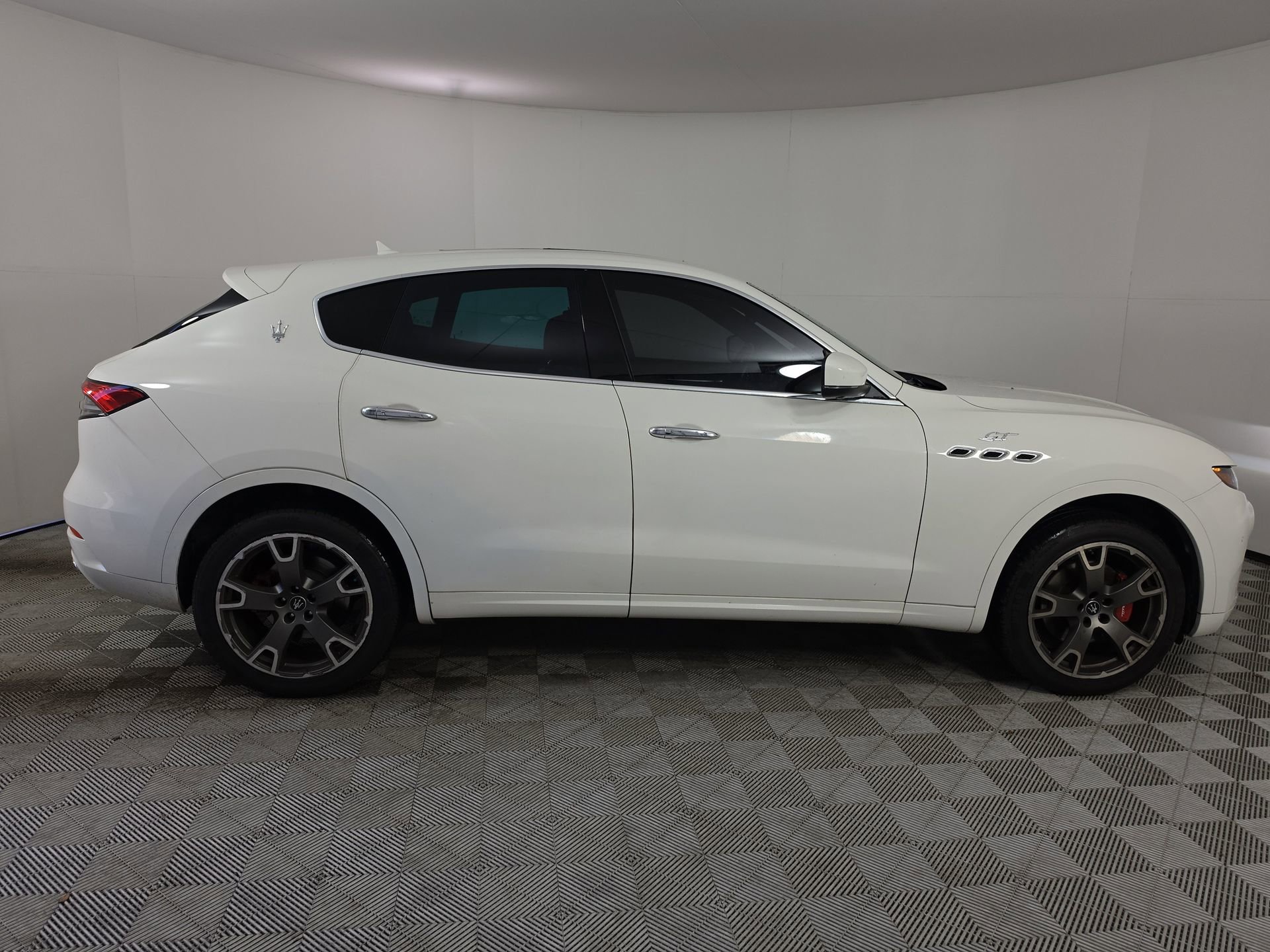 Used 2023 Maserati Levante GT AWD/4WD image 8