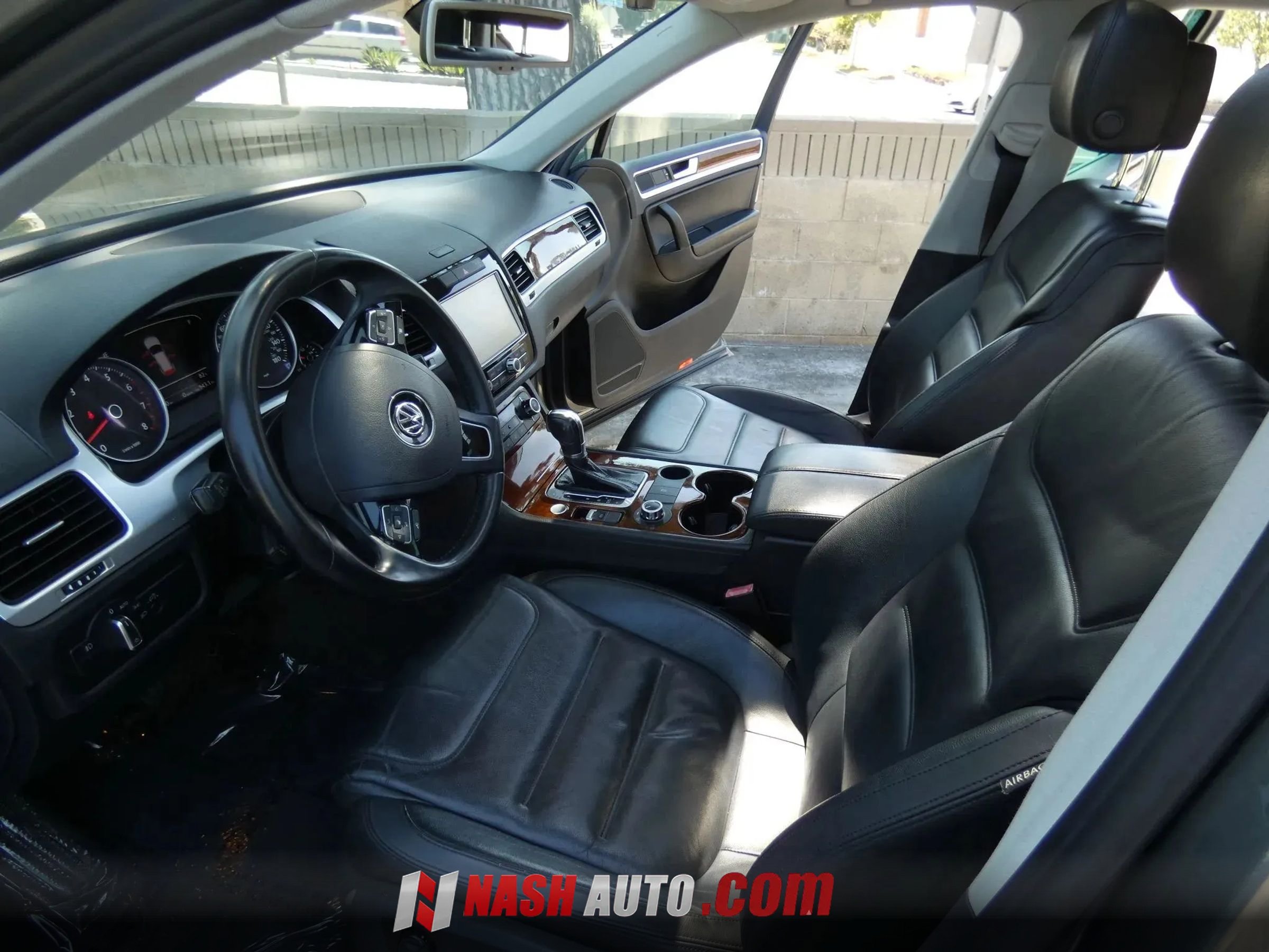 Used 2014 Volkswagen Touareg VR6 AWD/4WD image 47