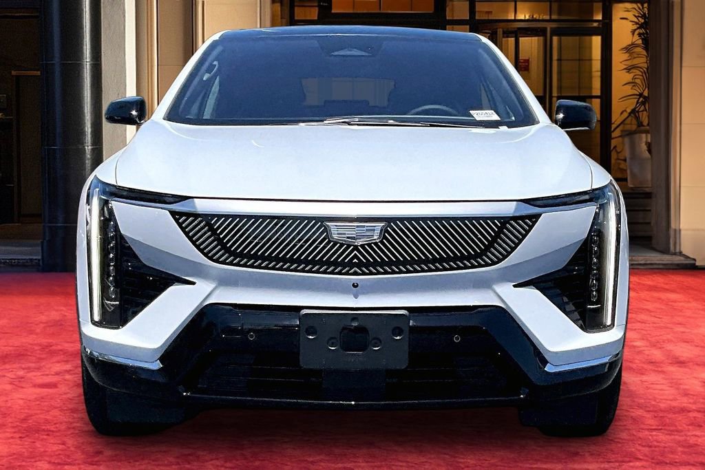 New 2026 Cadillac Optiq Luxury 1 RWD image 3