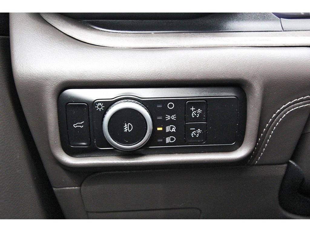 Certified 2024 Ford Explorer Platinum w/ Technology Package image 22