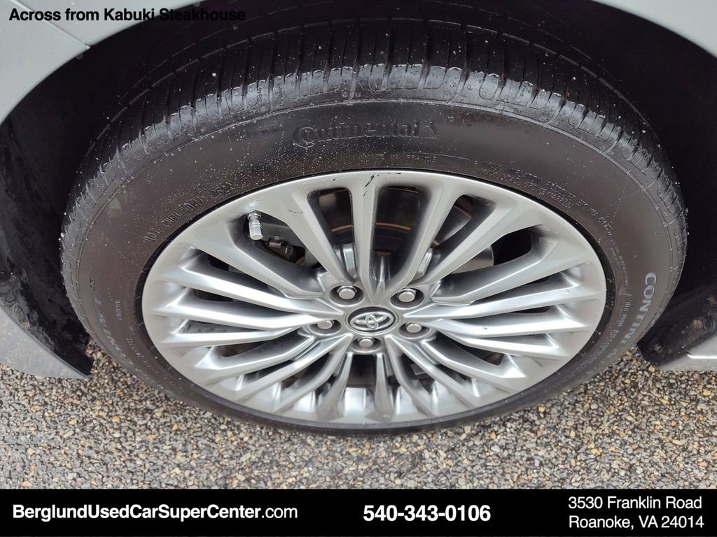 Used 2019 Toyota Avalon Limited w/ Advanced Safety Package image 10