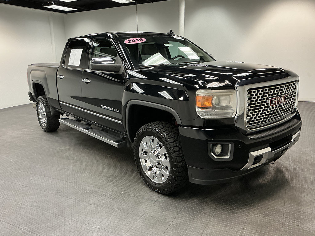 Used 2016 GMC Sierra 2500 Denali w/ Duramax Plus Package AWD/4WD image 7