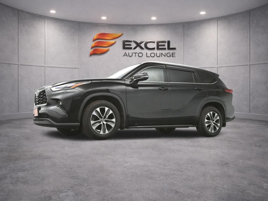 Used 2022 Toyota Highlander XLE AWD/4WD image 41