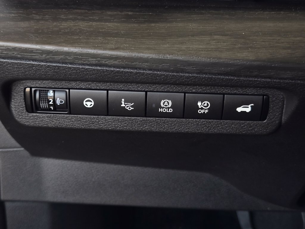 Used 2024 Nissan Ariya AWD image 34