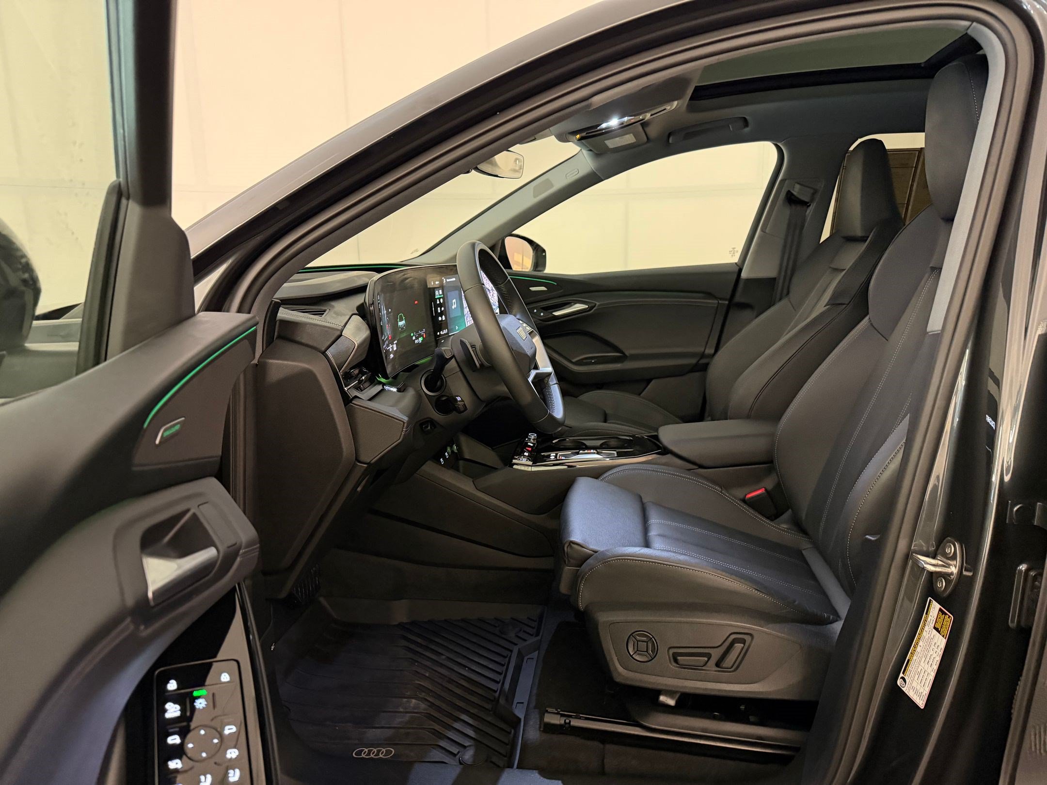 Certified 2025 Audi Q6 e-tron Premium Plus w/ Premium Plus AWD/4WD image 5