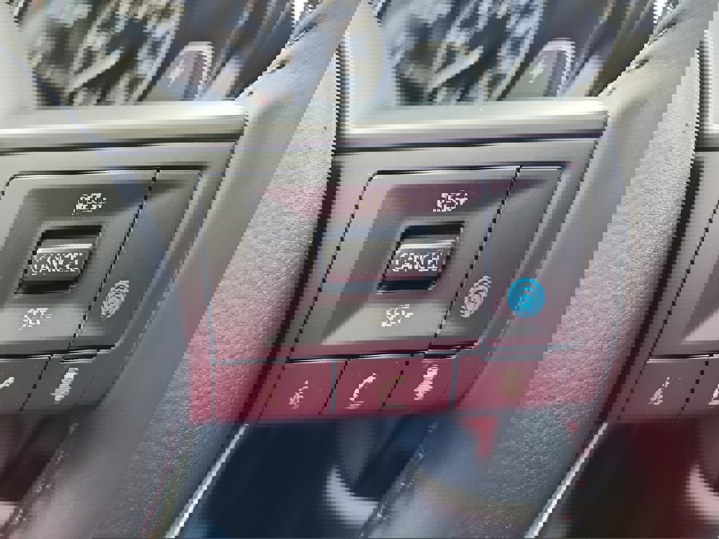 New 2025 Nissan Pathfinder SV w/ Black Appearance Package image 18