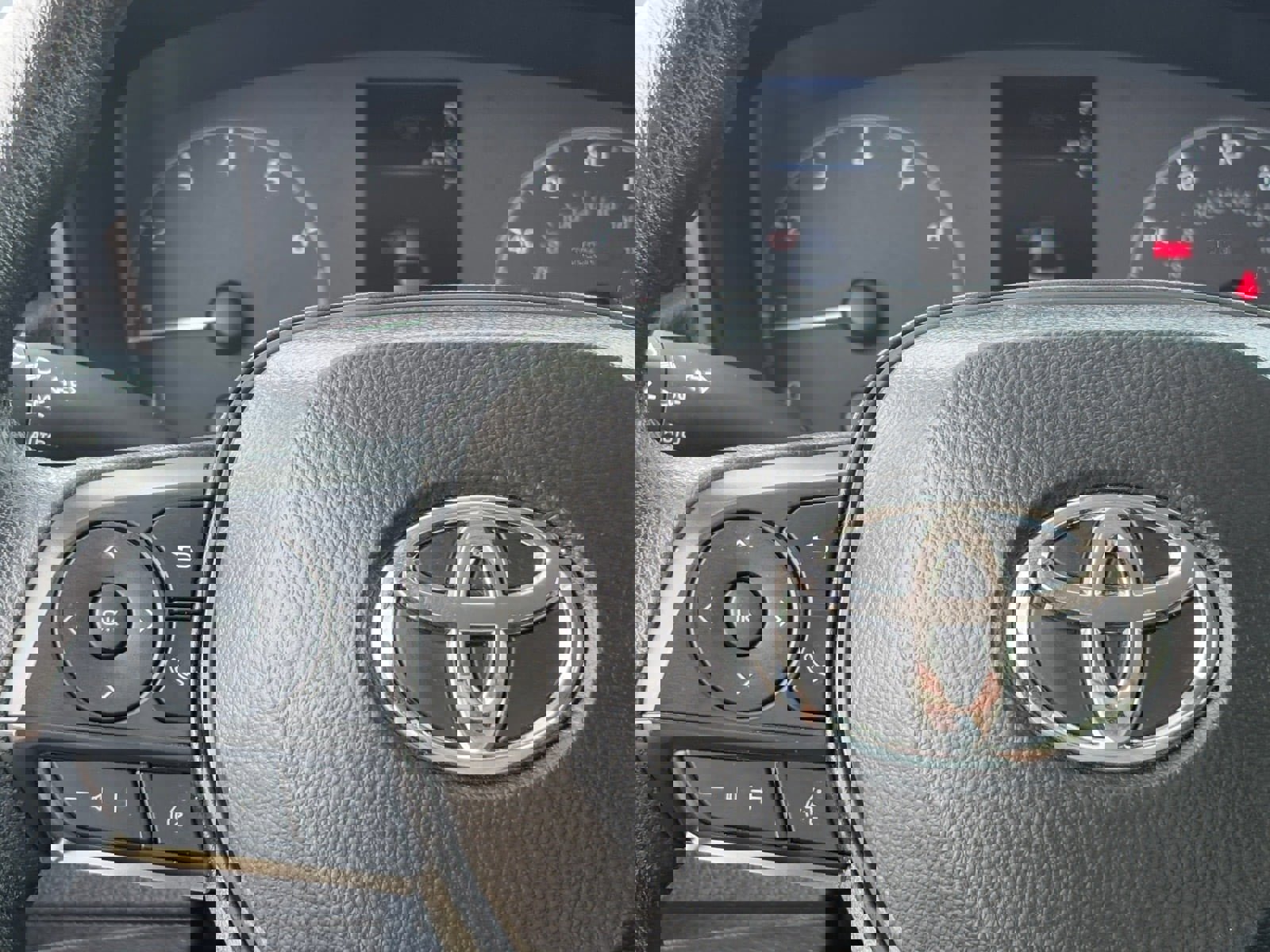 Used 2025 Toyota Corolla LE image 19