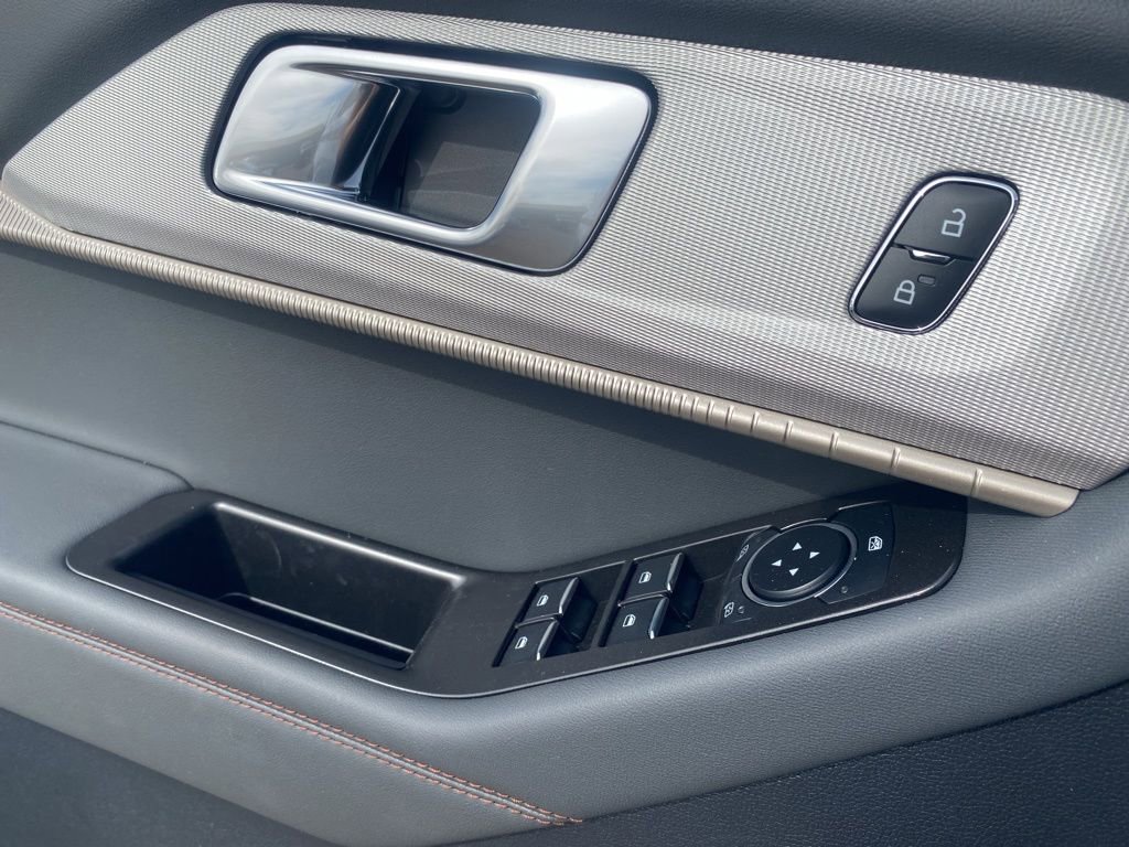 New 2025 Ford Explorer Active image 20