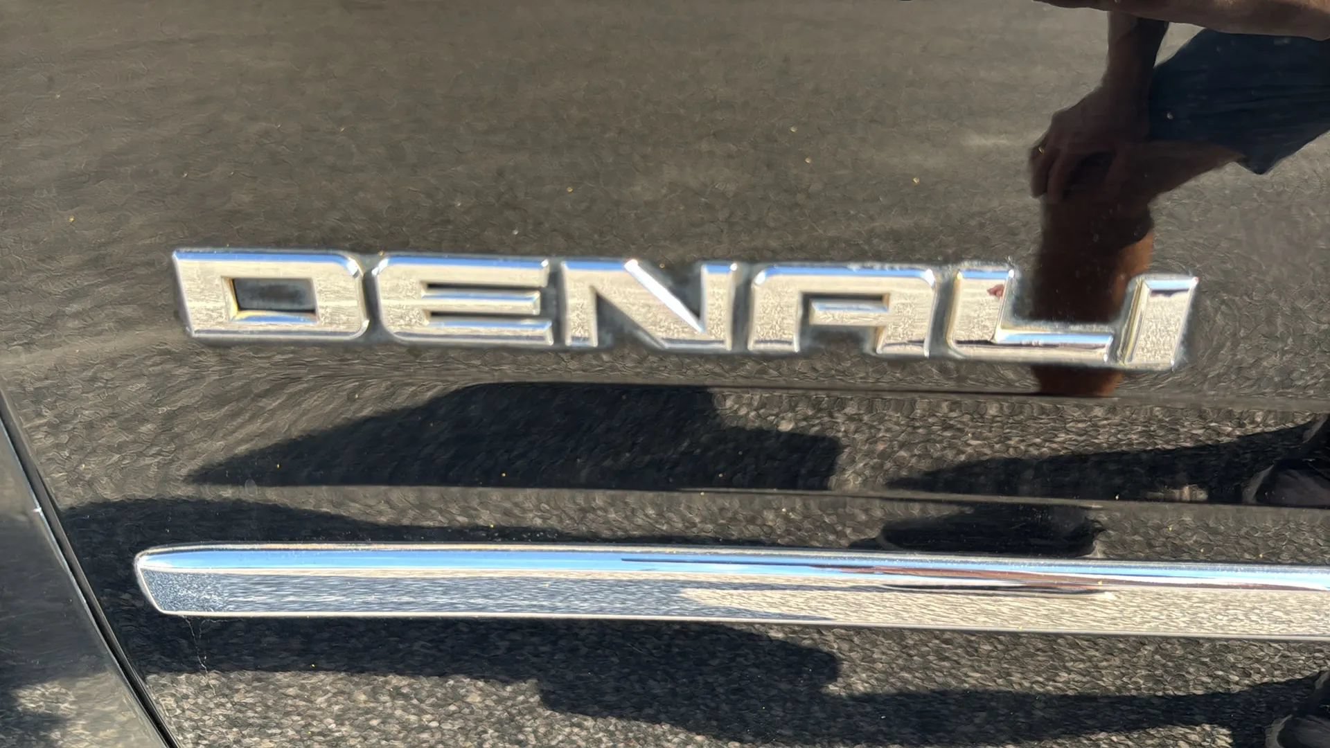 Used 2016 GMC Yukon Denali w/ Open Road Package AWD/4WD image 9
