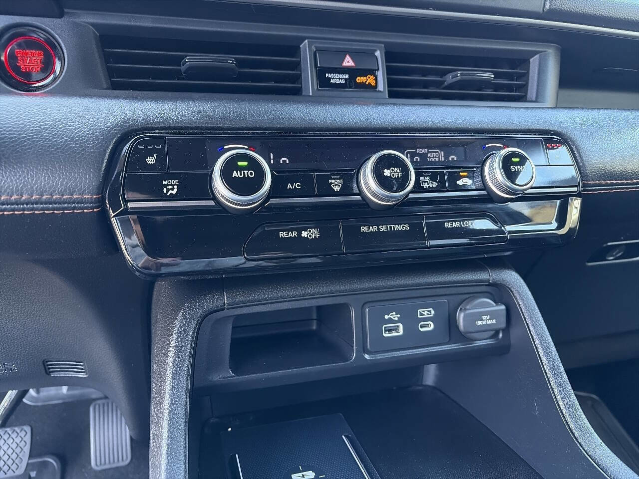 Used 2025 Honda Pilot TrailSport image 39