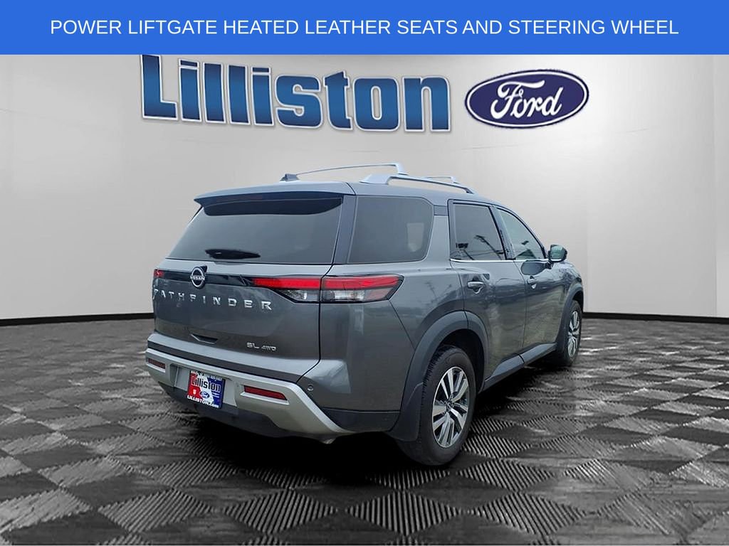 Used 2023 Nissan Pathfinder SL image 3