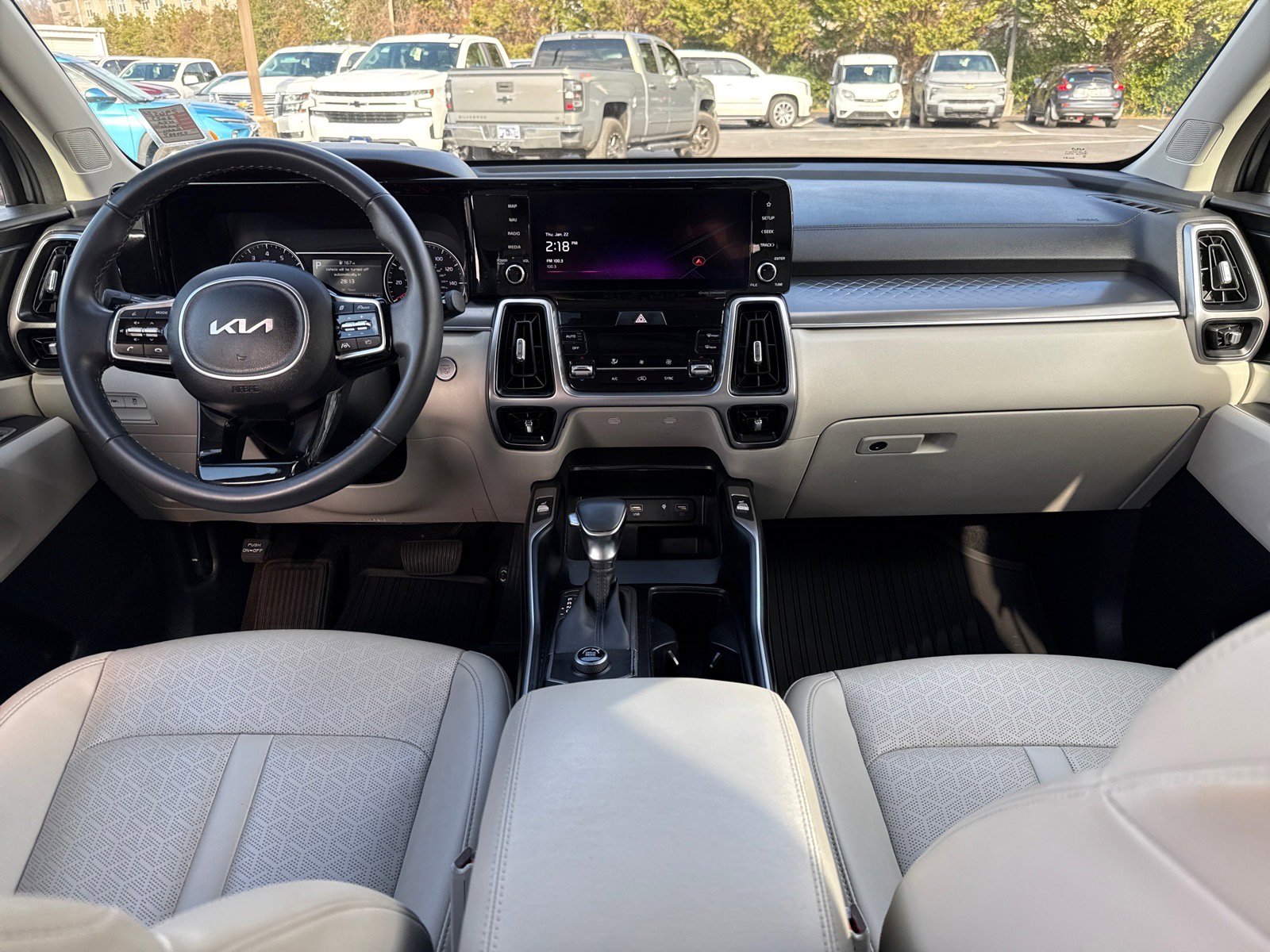 Used 2023 Kia Sorento S w/ Panoramic Sunroof Package image 13