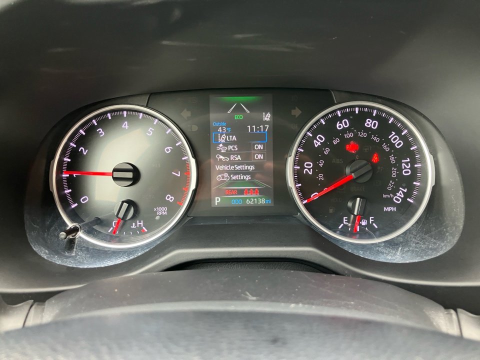 Used 2021 Toyota RAV4 LE image 13