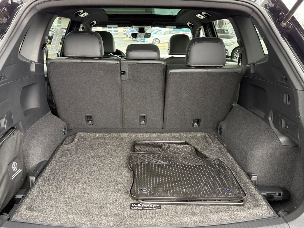 Used 2023 Volkswagen Tiguan SE R-Line AWD/4WD image 5