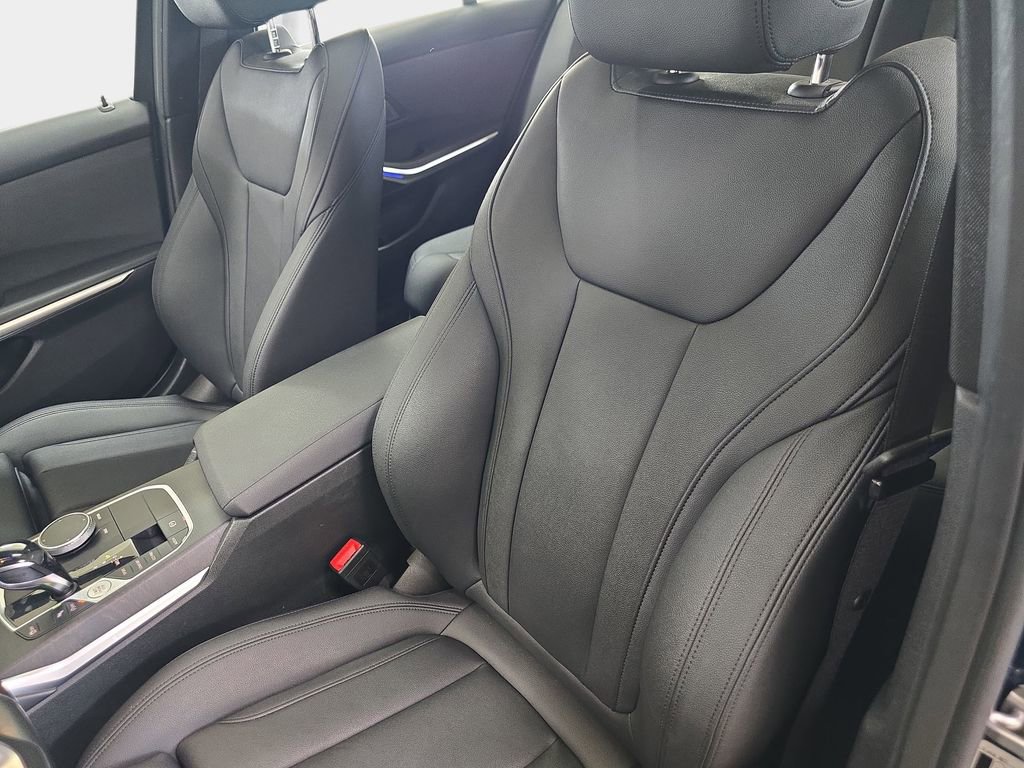 Certified 2021 BMW 330i Sedan w/ Convenience Package image 17