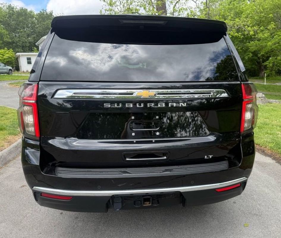 Used 2022 Chevrolet Suburban LT AWD/4WD image 8