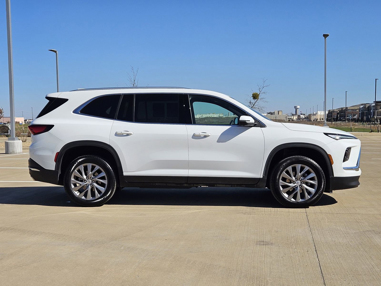 Used 2025 Buick Enclave Preferred image 7