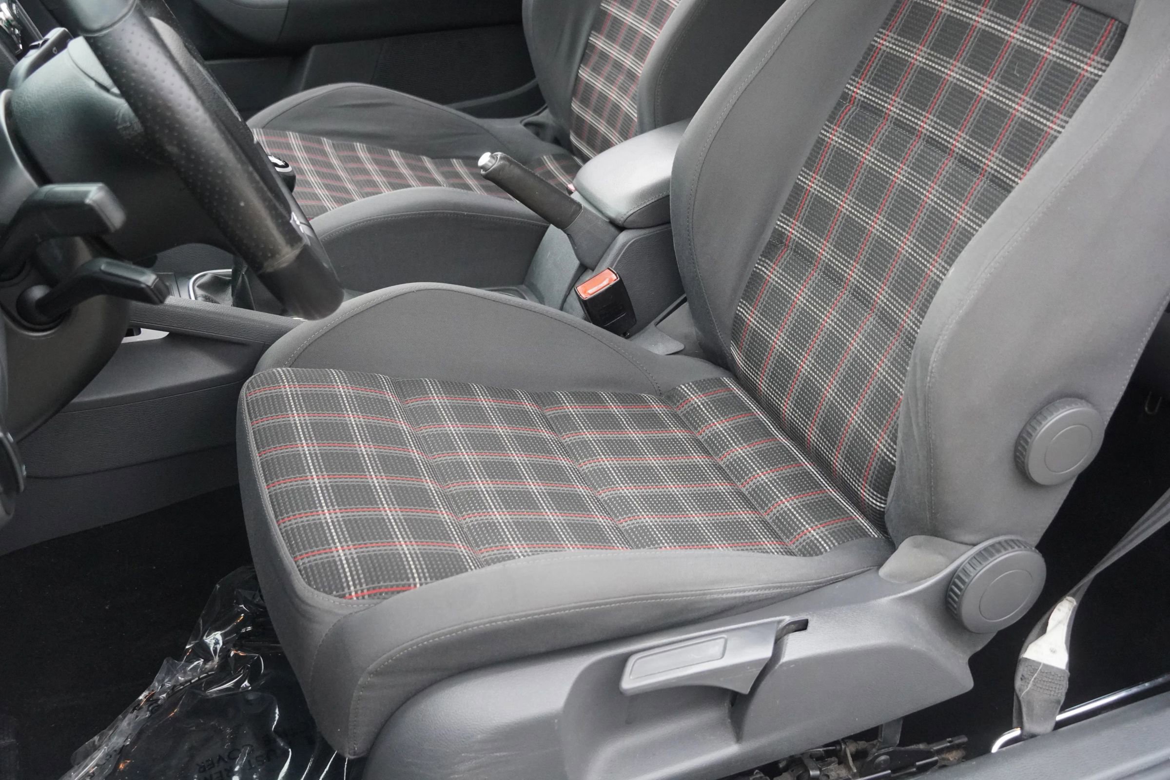 Used 2007 Volkswagen GTI 2.0T 2-Door image 24