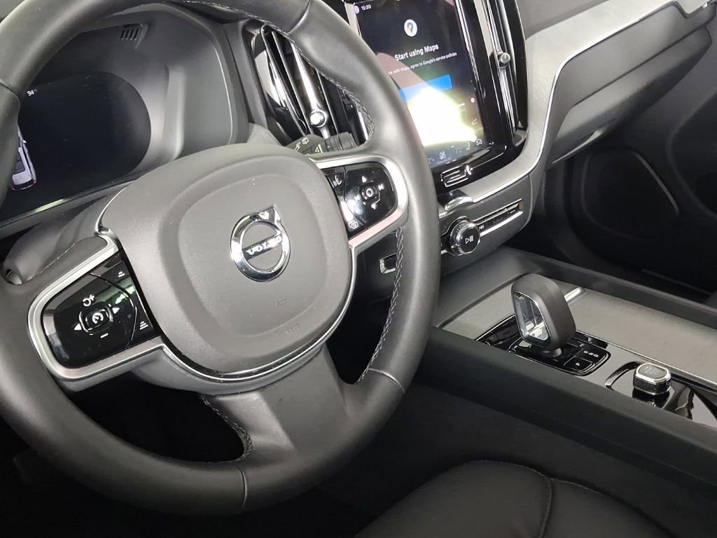 Certified 2025 Volvo XC60 B5 Plus AWD/4WD image 18