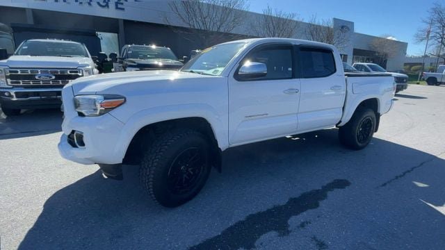 Used 2017 Toyota Tacoma Limited w/ Tow Package AWD/4WD image 6