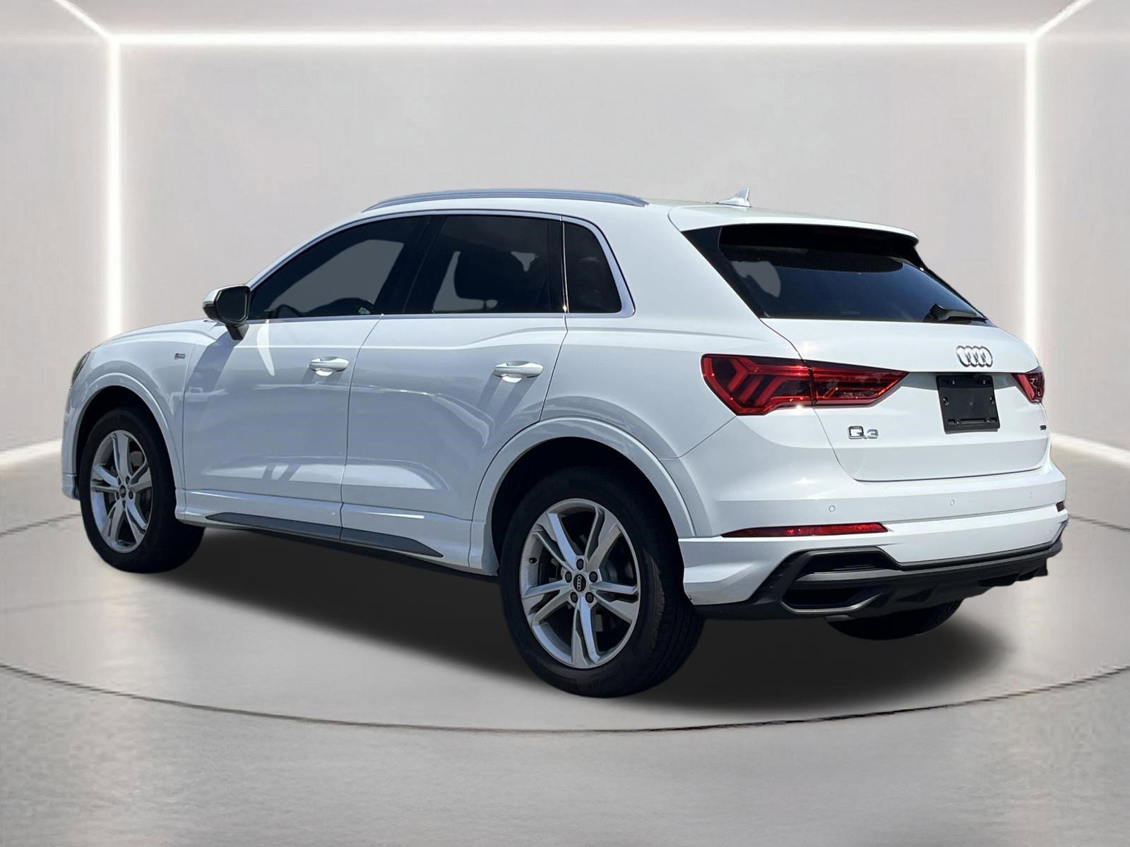 Used 2022 Audi Q3 2.0T Premium Plus AWD/4WD image 23